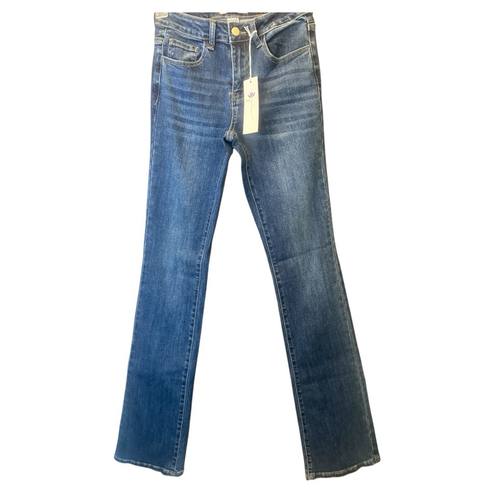 Elevated Closet NWT tall medium
wash denim 5 pocket flare.
MRP $100 sz 27/38 - Picture 4 of 11